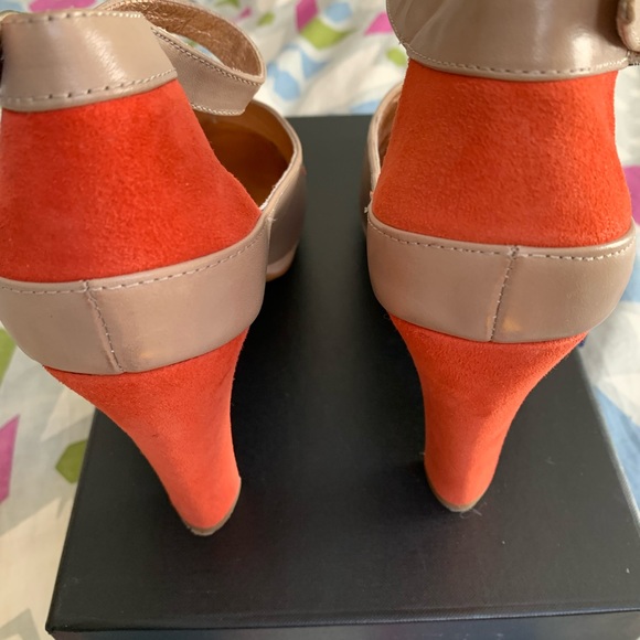 Tan pumps with orange suede trim by Miss Albright for Anthropologie size 10 1/2 - Picture 3 of 5